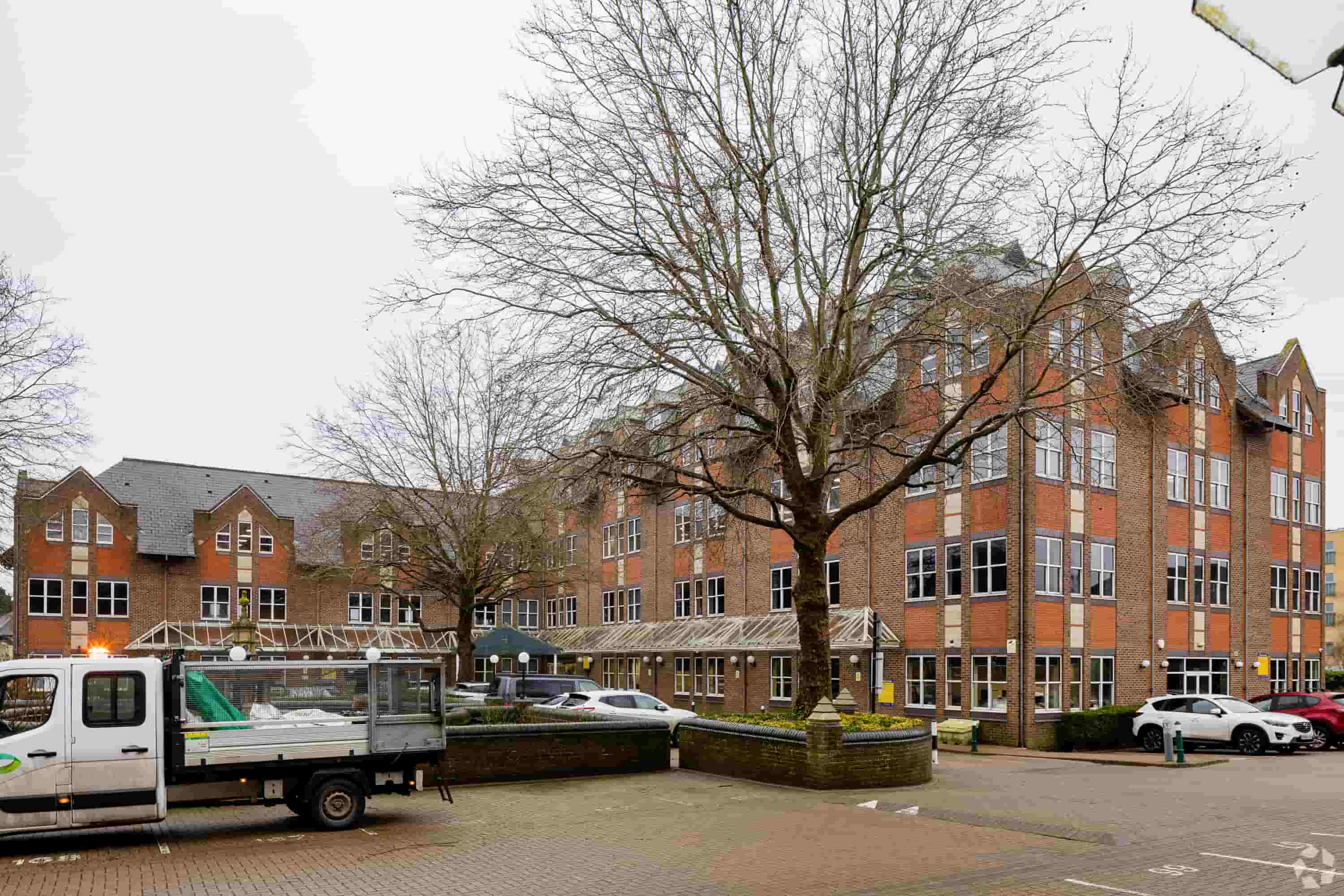 Modern Five-Storey Office Building with Grade A Office Space
