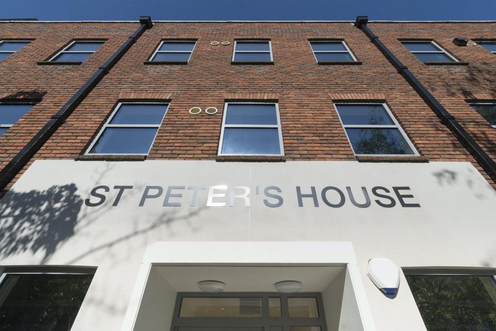 St Peters House, 45–49 Victoria Street, St Albans, Hertfordshire AL1 3WZ v