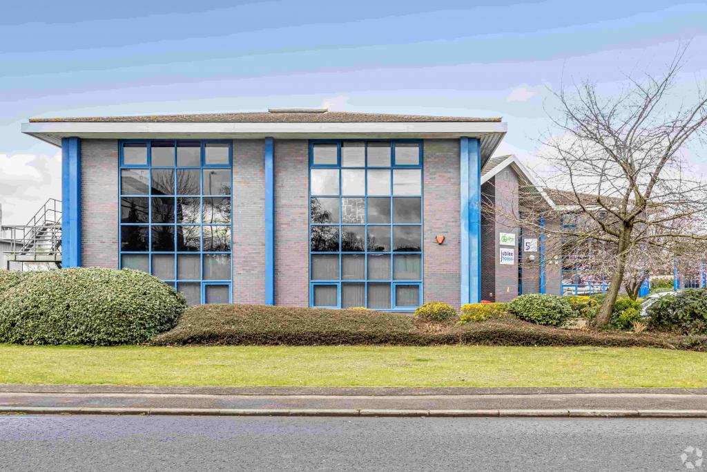 Watchmead, Silver Court, Welwyn Garden City, Hertfordshire AL7 1LT – Office Property