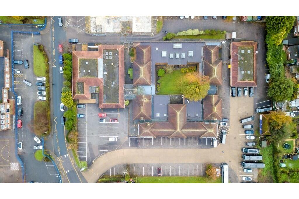Alexander Rd – Hertfordshire Business Centre, St Albans, Hertfordshire AL2 1JG – Office
