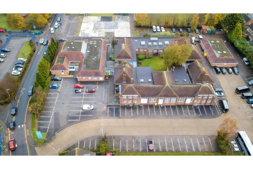 Alexander Rd – Hertfordshire Business Centre, St Albans, Hertfordshire AL2 1JG – Office
