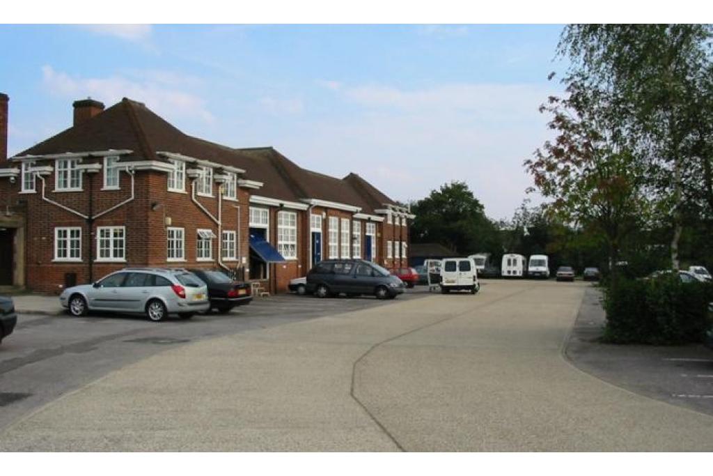 Alexander Rd – Hertfordshire Business Centre, St Albans, Hertfordshire AL2 1JG – Office