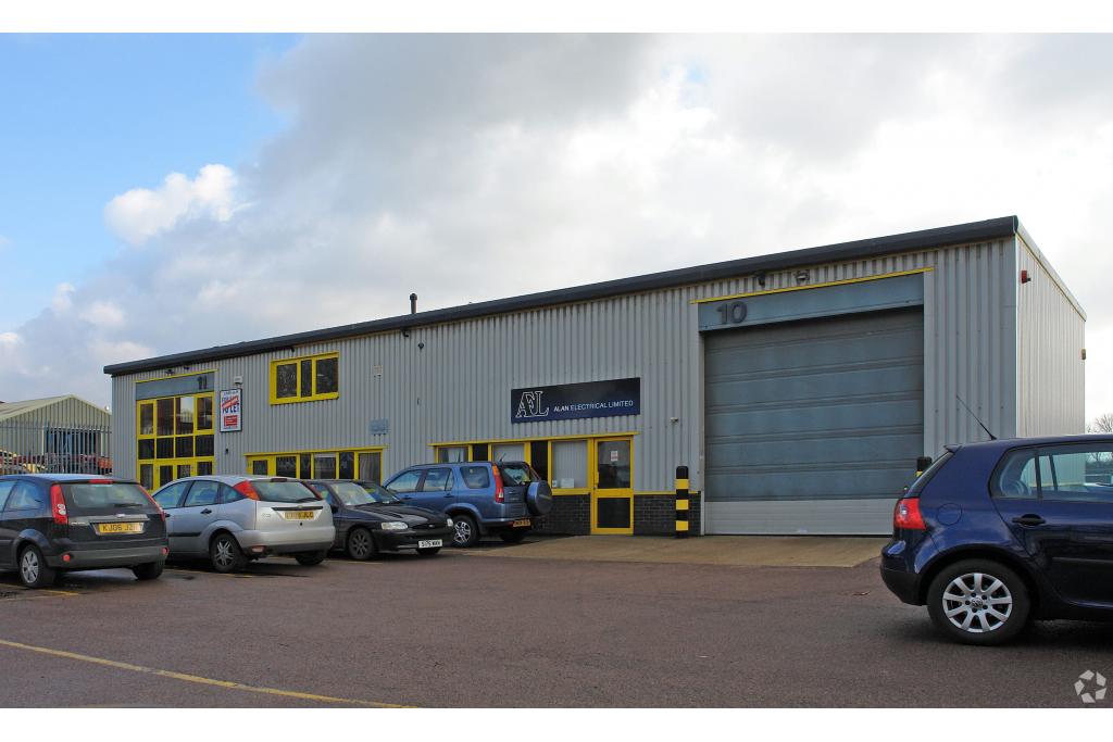 10-11 Caxton Court – St Albans, Hertfordshire AL3 6XT – Industrial Service Unit