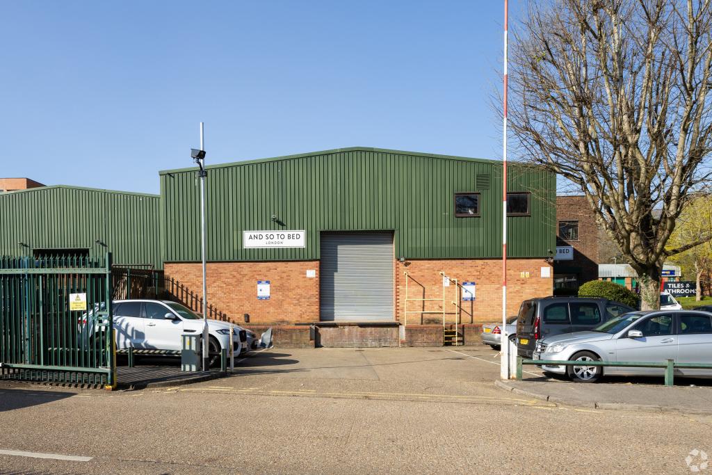 Sphere Industrial Estate Warehouse – Campfield Road, St Albans, Hertfordshire AL1 5HT