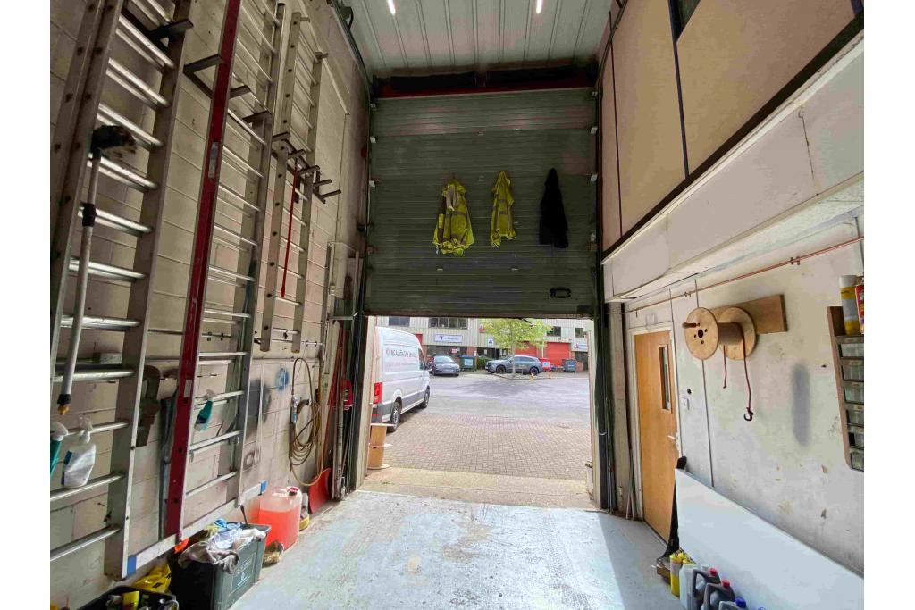 Warehouse Unit at Metro Centre - Industrial Space in St Albans, Hertfordshire