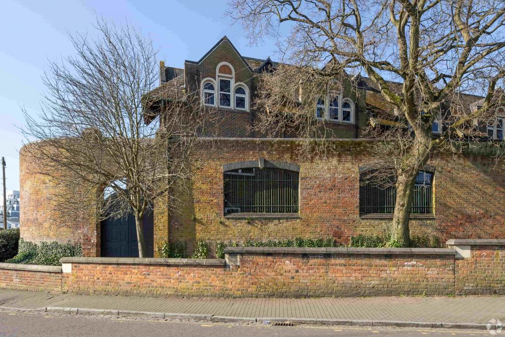 Victoria Square Office Space for Sale and Lease - Victoria Square, St Albans, Hertfordshire AL1 3TF