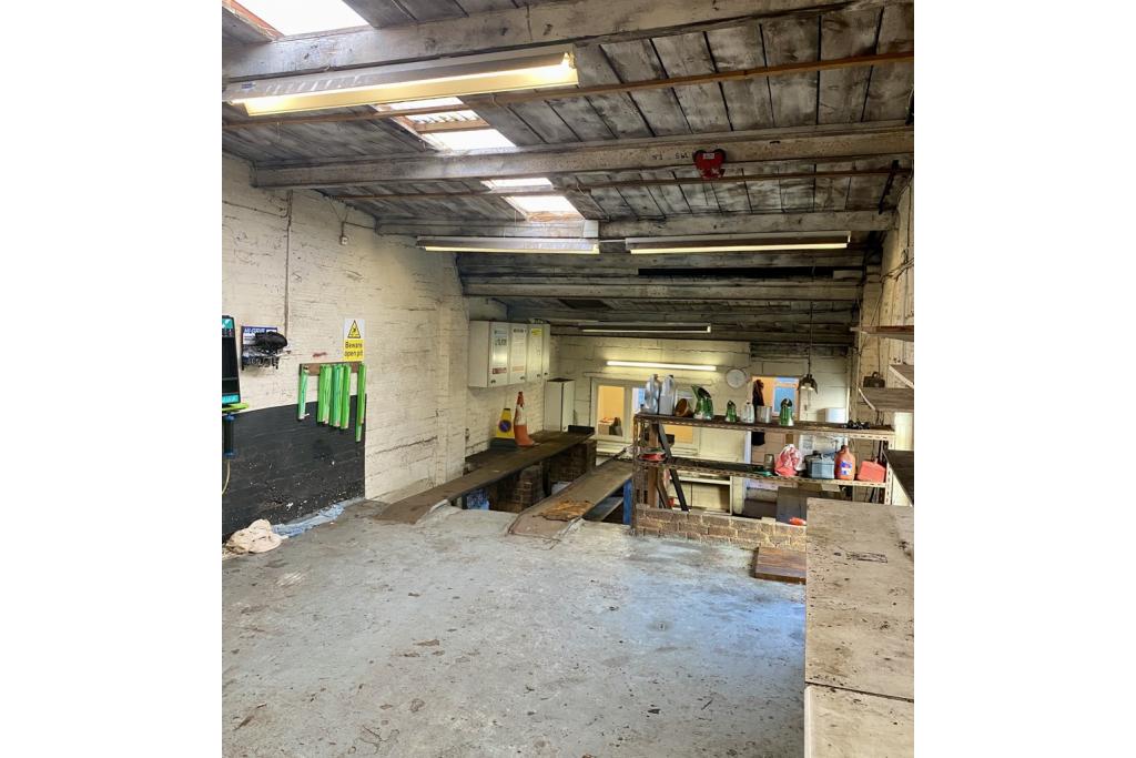 Industrial Workshop and Storage Unit - 22 Albert Street, St Albans, Hertfordshire AL1 1RU