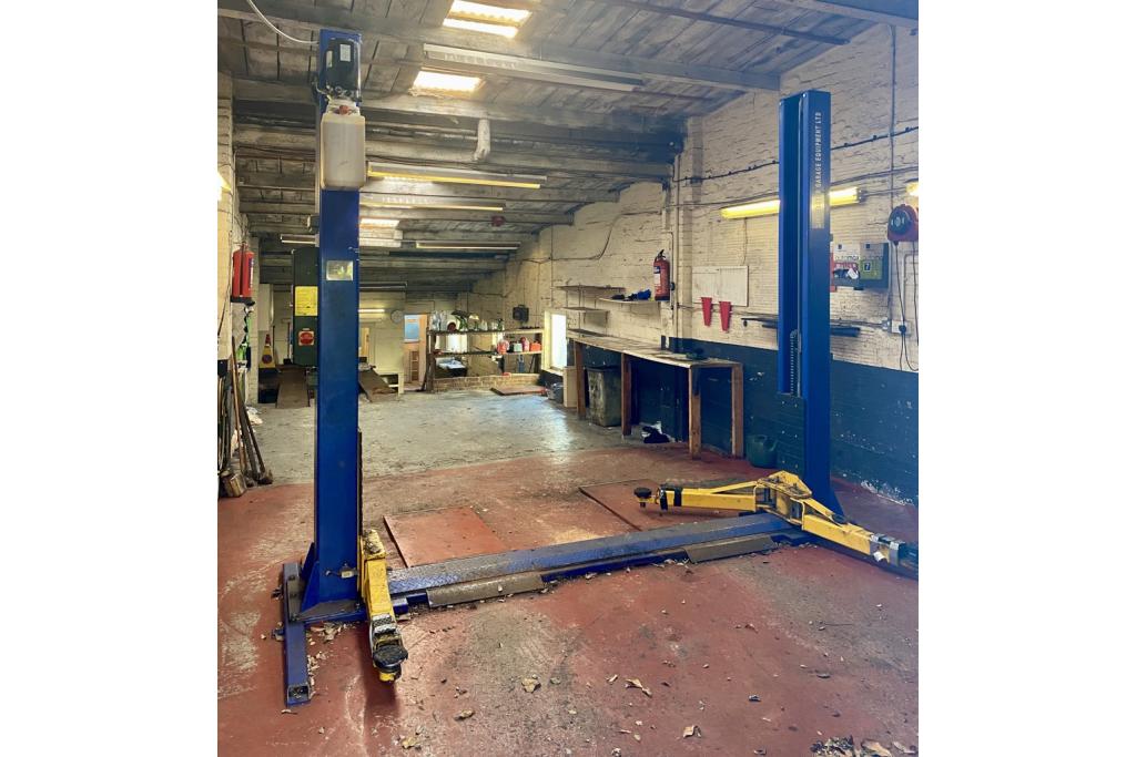 Industrial Workshop and Storage Unit - 22 Albert Street, St Albans, Hertfordshire AL1 1RU
