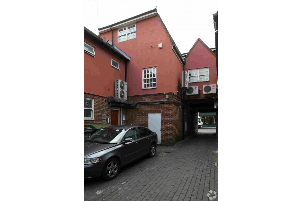 Restaurant Property to Let at 12B Chequer Street St Albans Hertfordshire AL1 3XZ