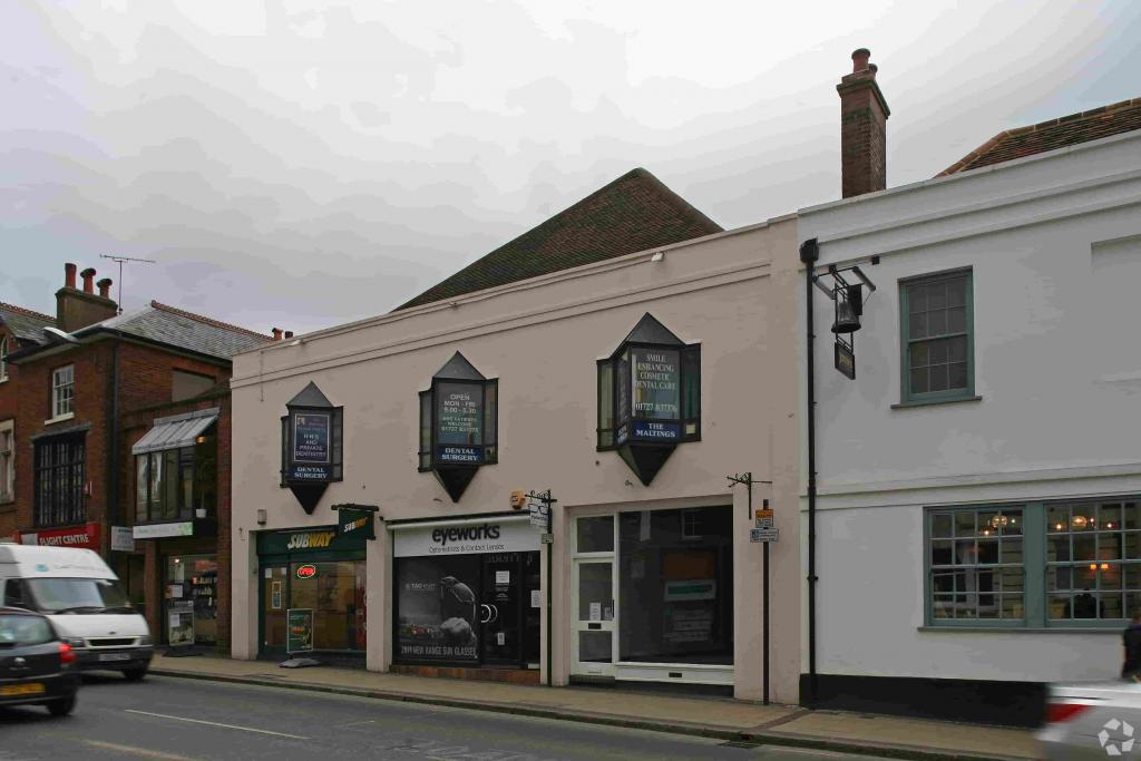 Retail Unit at 24-28 Chequer Street - Maltings Shopping Centre St Albans Hertfordshire AL1 3YD