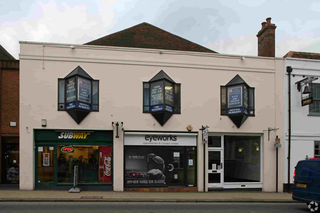 Retail Unit at 24-28 Chequer Street - Maltings Shopping Centre St Albans Hertfordshire AL1 3YD