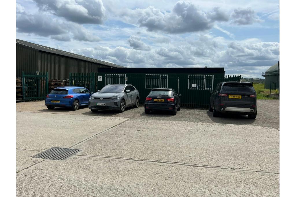 Coursers Road Industrial Warehouse - Colney Heath, Hertfordshire AL4 0PD