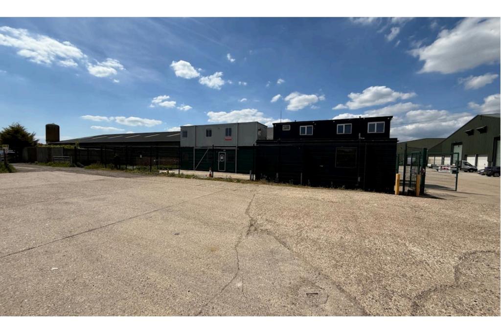 Industrial Unit at Coursers Farm - Coursers Road, Colney Heath Hertfordshire AL4 0PD