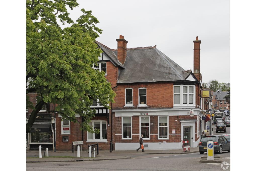 Prime Retail and Pharmacy Space at 1 High Street - Harpenden, Hertfordshire AL5 2RS