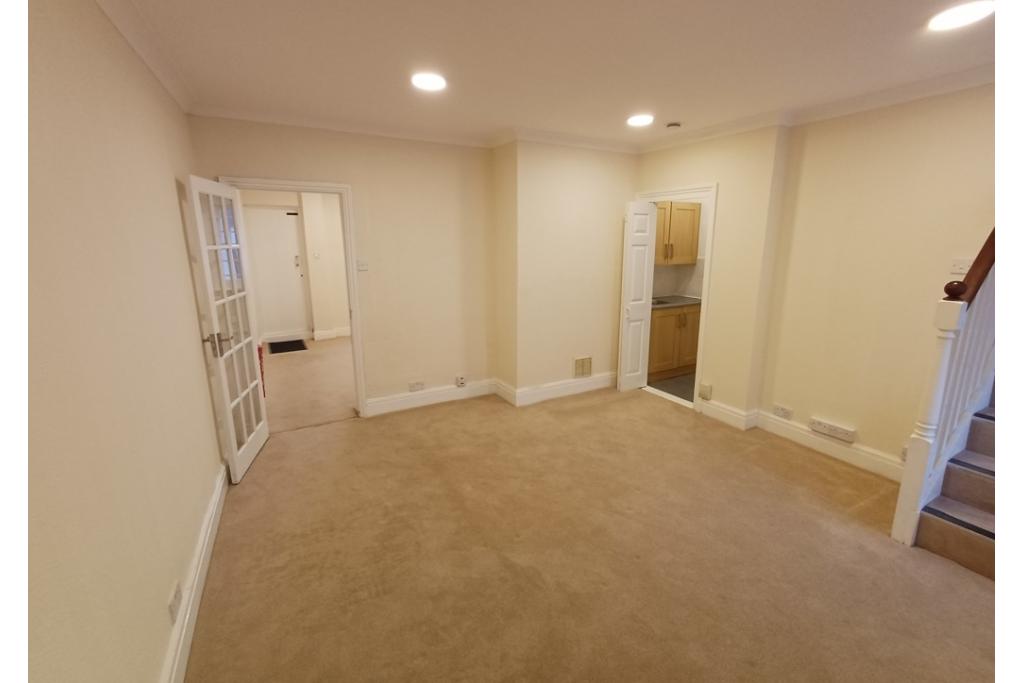 Office Space to Let at 15-17 High Street, Redbourn - Hertfordshire Office Property