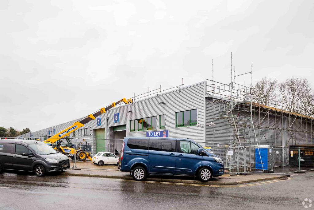 Light Manufacturing Unit To Let at North Orbital Commercial Centre, Napsbury Lane, St Albans