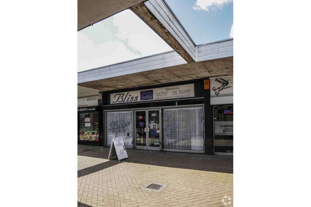 The Arcade Retail Unit - 2-12 The Arcade, Hatfield, Hertfordshire AL10 0JY