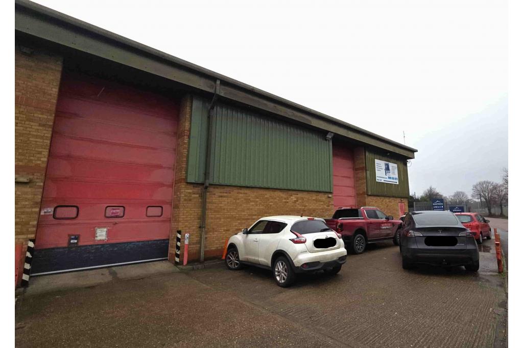 Brent House Industrial and Service Property - Travellers Lane, North Mymms, Hertfordshire AL9 7HF
