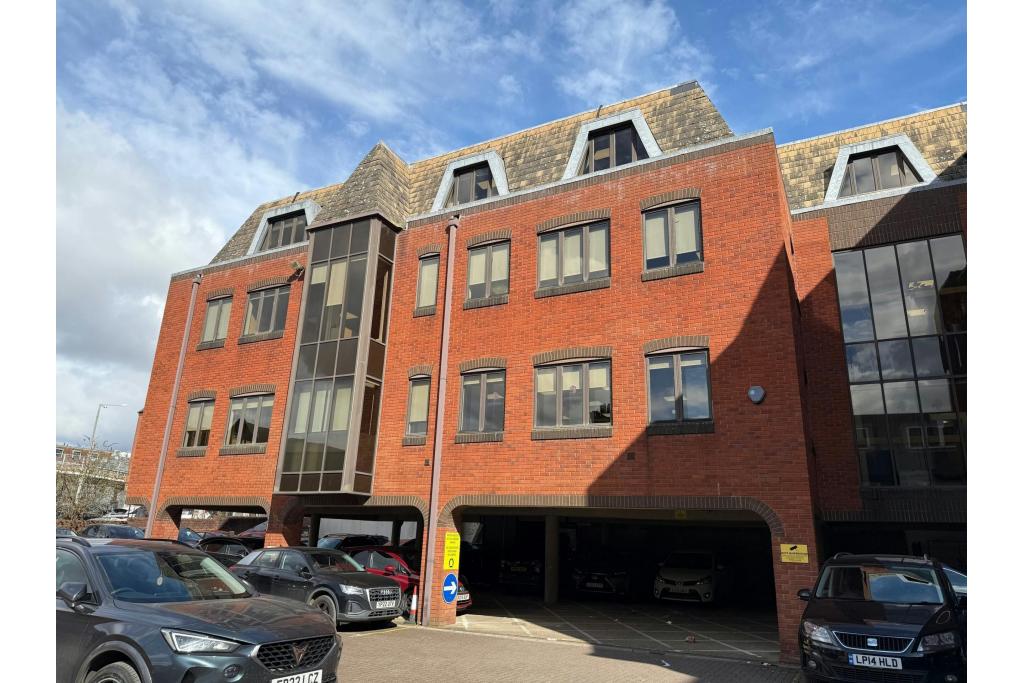 Mardall House Office Space – Harpenden, St Albans Submarket AL5 4HU
