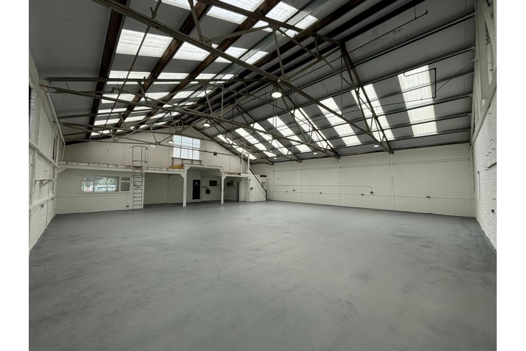 Abercromby Av - Unit 1a - Abercromby Industrial Estate - Warehouse
