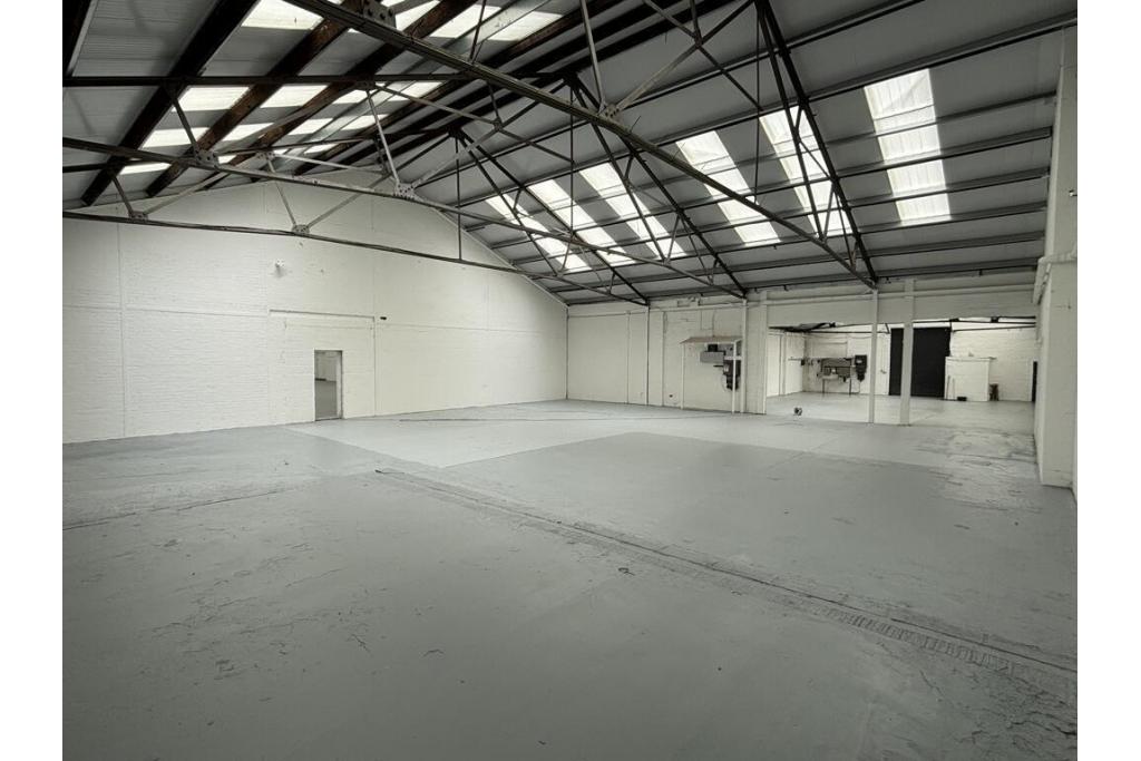 Abercromby Av - Unit 1a - Abercromby Industrial Estate - Warehouse