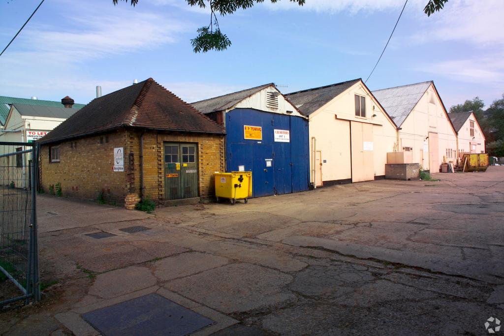 Abercromby Av - Unit 1a - Abercromby Industrial Estate - Warehouse