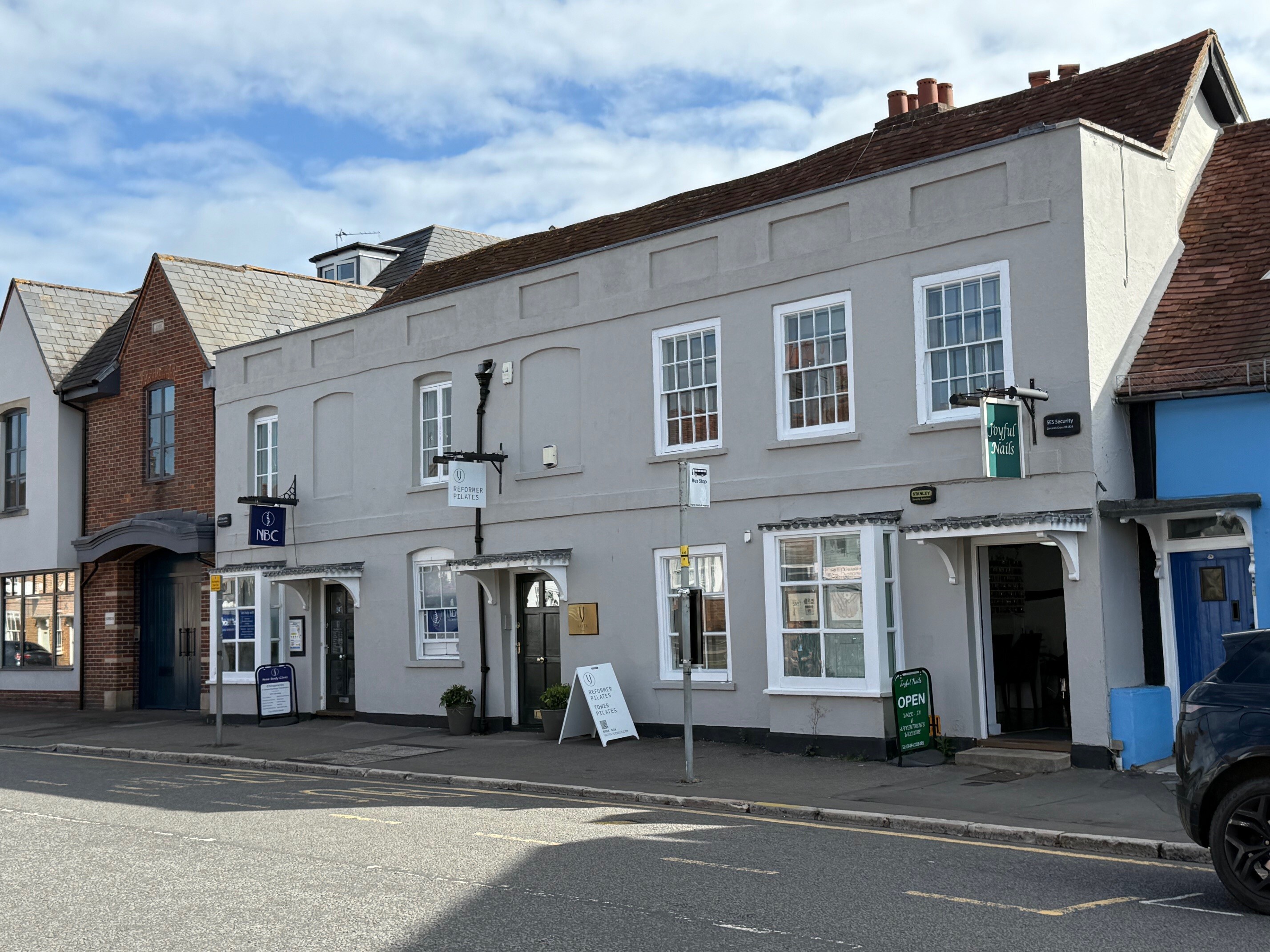 20–22 Aylesbury End - Mixed-Use Office/Retail Building 240 Sq Ft,Beaconsfield