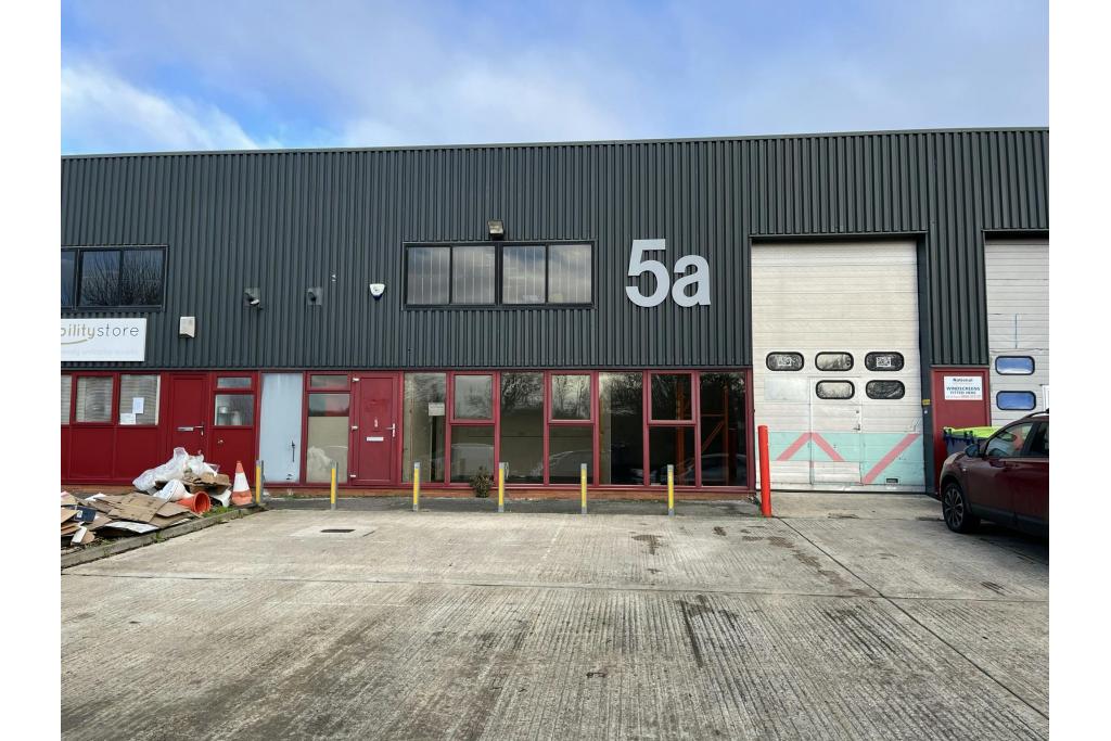 Industrial Warehouse Unit at Rabans Lane Industrial Estate - Bessemer Crescent, Aylesbury,
