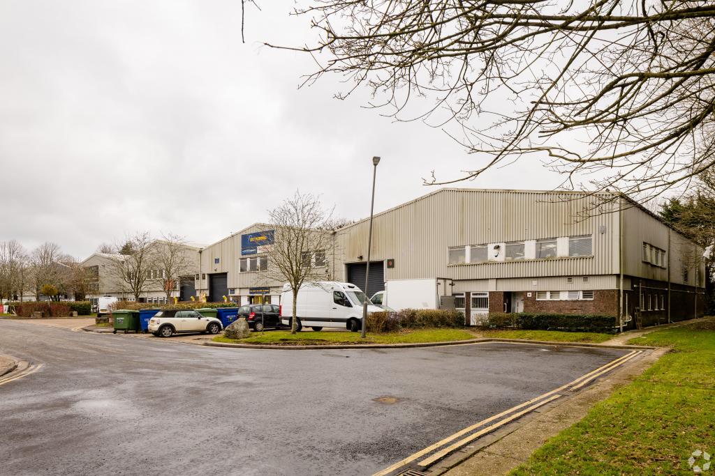M40 Industrial Centre, Blenheim Road, High Wycombe - Modern Warehouse Units for Lease