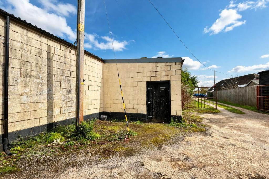 Light Industrial Unit To Let at Brook End Works - Weston Turville, Aylesbury Vale,