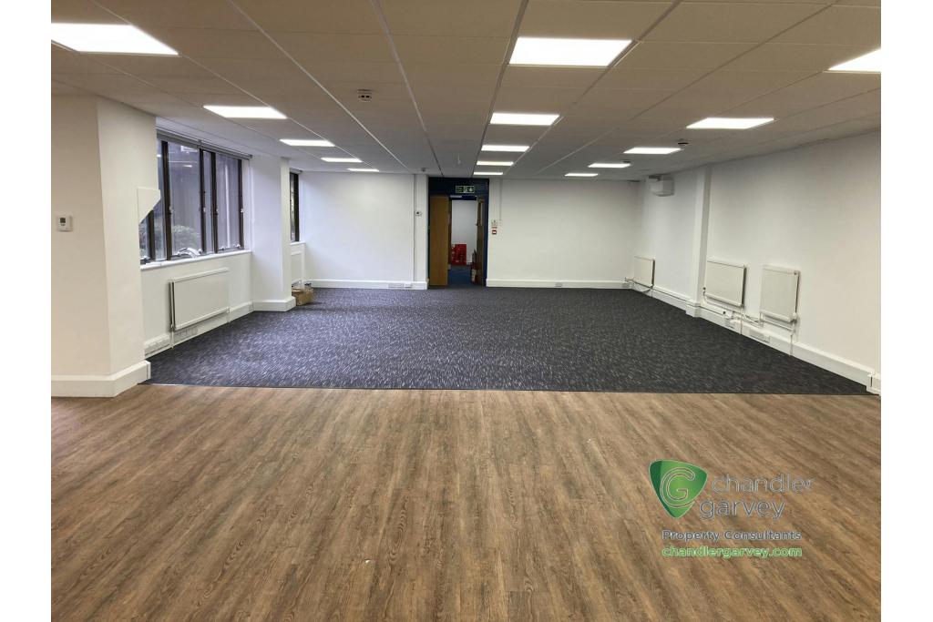 Office To Let - Buckingham House, Buckingham Street, Aylesbury, Buckinghamshire HP20 2NQ