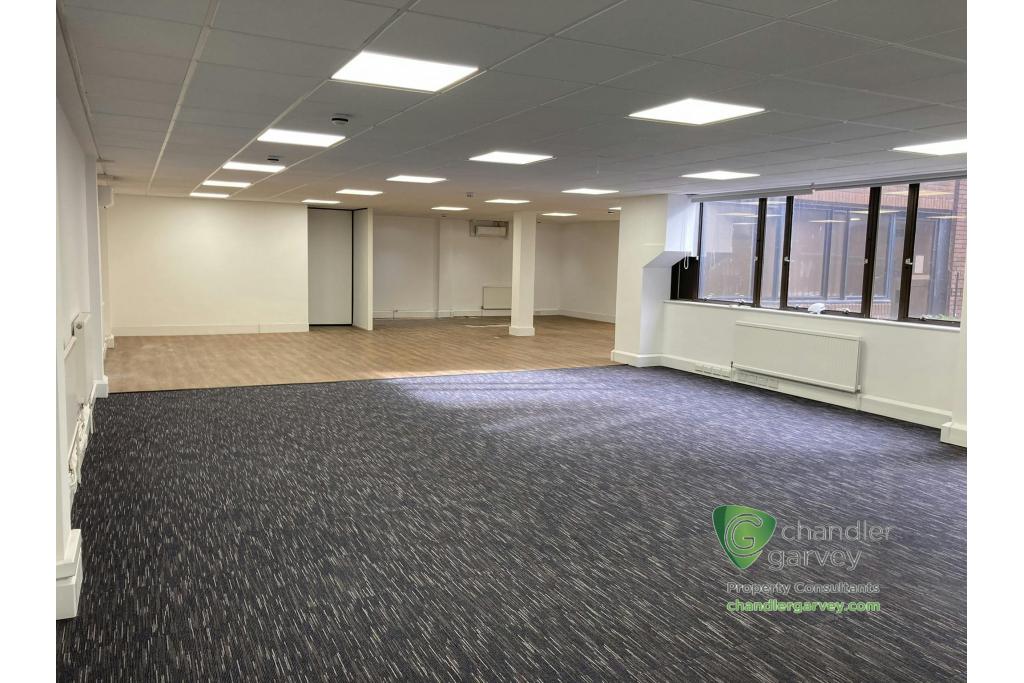 Office To Let - Buckingham House, Buckingham Street, Aylesbury, Buckinghamshire HP20 2NQ