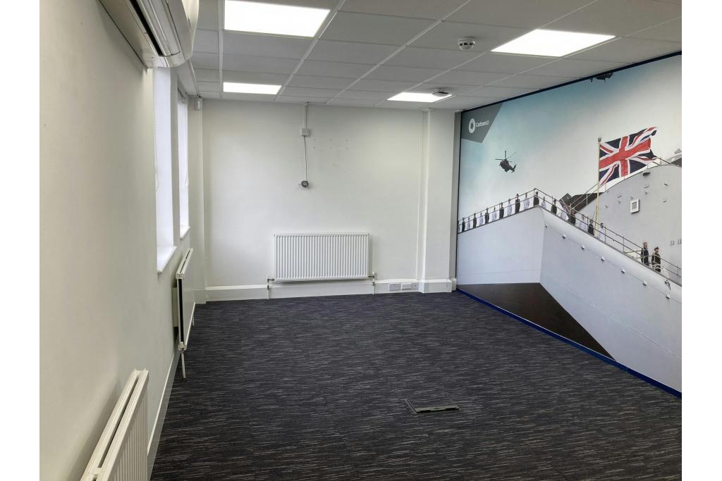Office To Let - Buckingham House, Buckingham Street, Aylesbury, Buckinghamshire HP20 2NQ