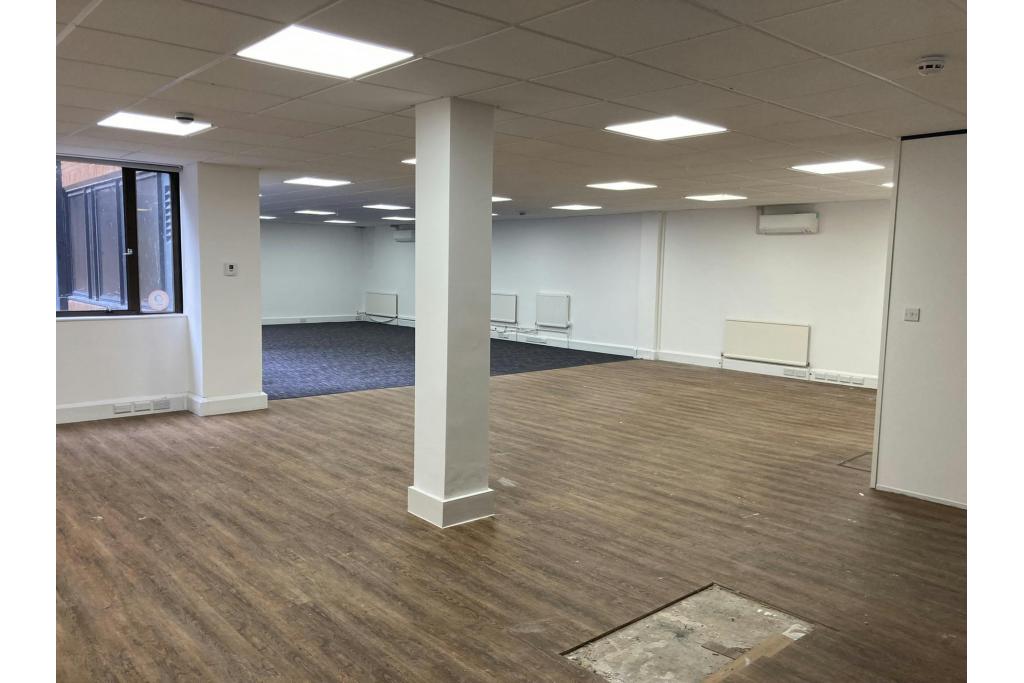 Office To Let - Buckingham House, Buckingham Street, Aylesbury, Buckinghamshire HP20 2NQ