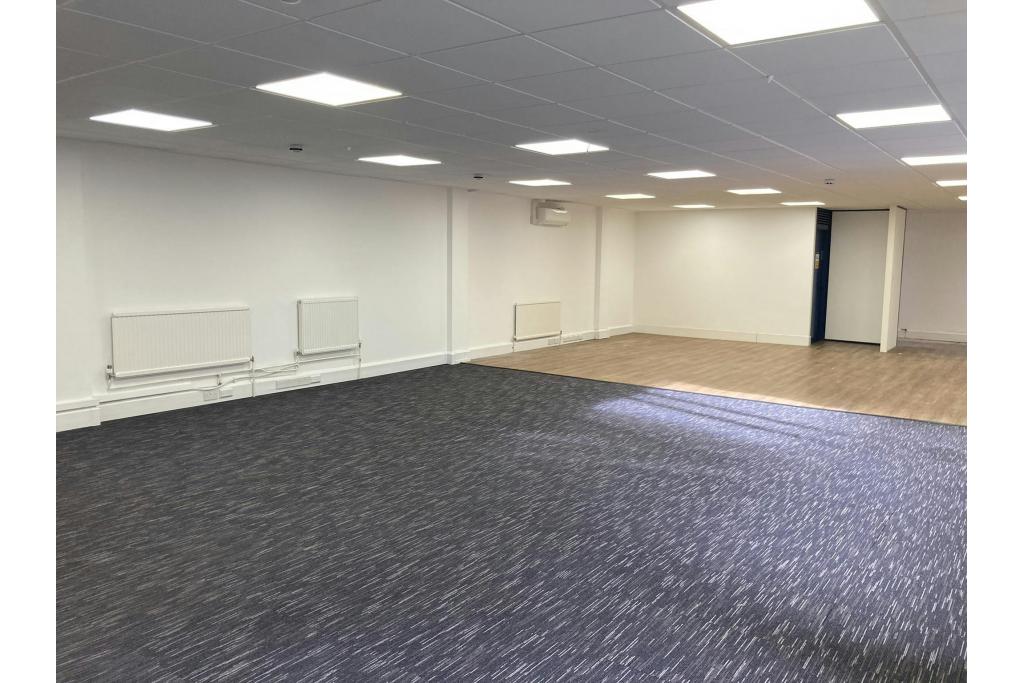 Office To Let - Buckingham House, Buckingham Street, Aylesbury, Buckinghamshire HP20 2NQ