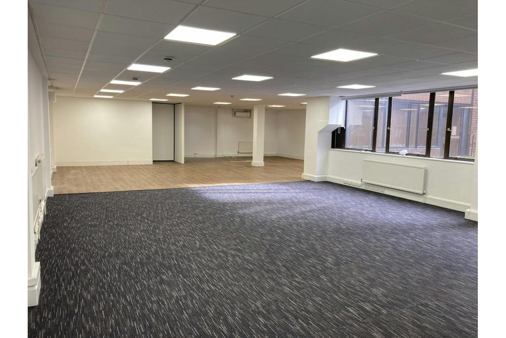 Office To Let - Buckingham House, Buckingham Street, Aylesbury, Buckinghamshire HP20 2NQ