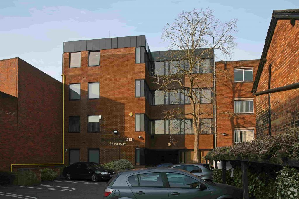 Office To Let - Buckingham House, Buckingham Street, Aylesbury, Buckinghamshire HP20 2NQ