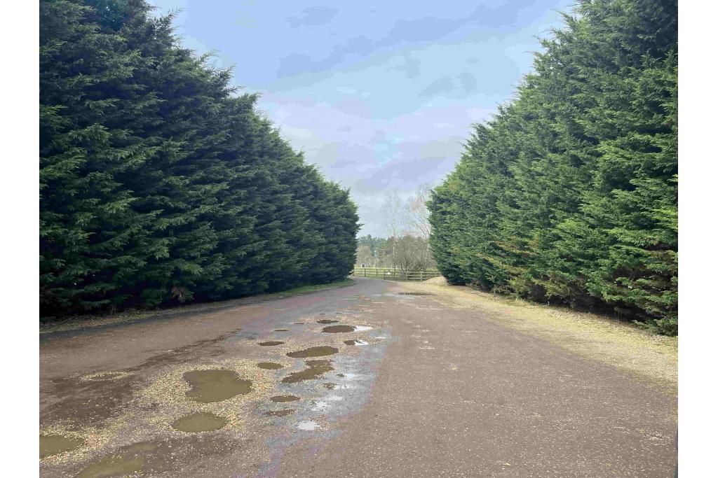 Office To Let - Cherry Lane, Shardeloes Farm, Amersham, Buckinghamshire