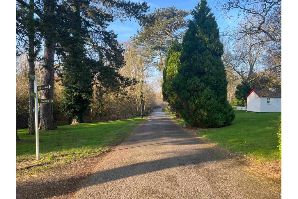 Office To Let - Chesham Rd, The Stables, Ashlyns Hall, Berkhamsted, Hertfordshire