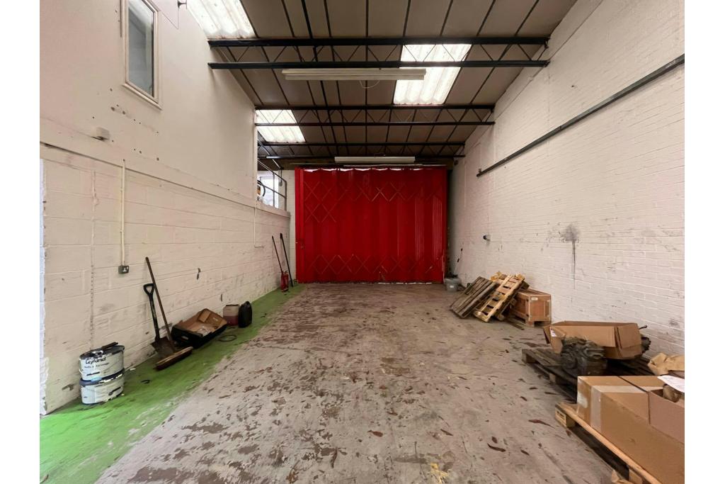 Industrial Warehouse To Let - Chilton Road, Howard Industrial Estate, Chesham, Buckinghamshire