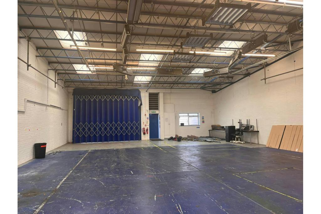 Industrial Warehouse To Let - Chilton Road, Howard Industrial Estate, Chesham, Buckinghamshire