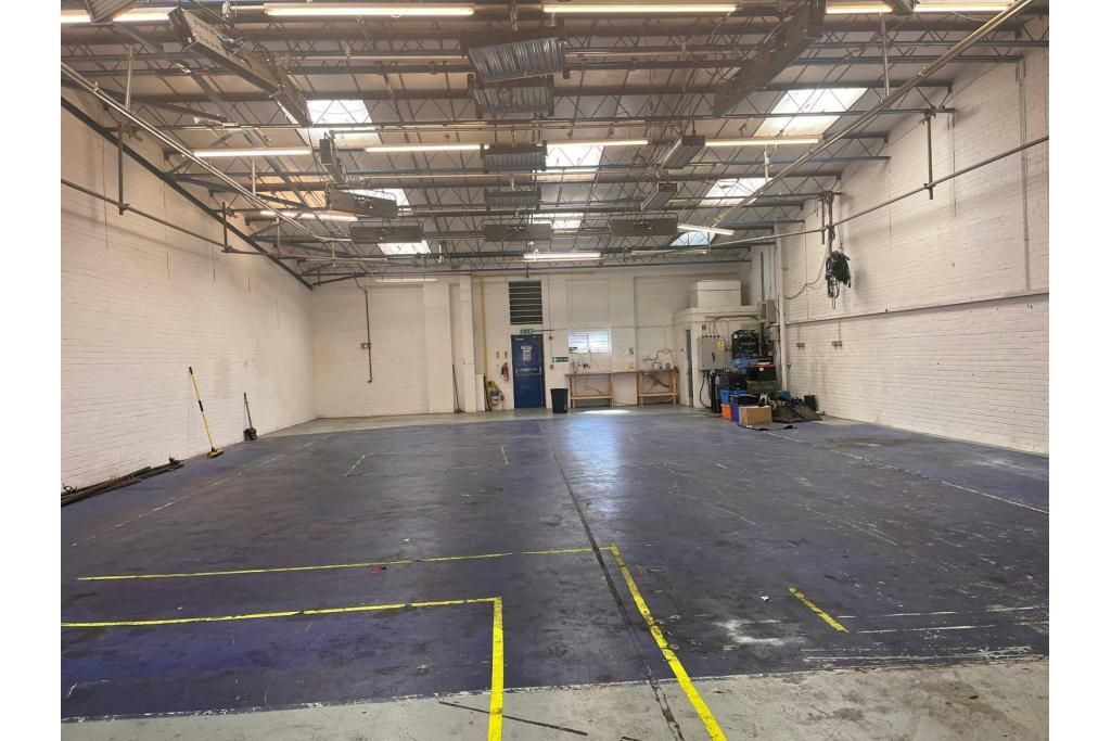 Industrial Warehouse To Let - Chilton Road, Howard Industrial Estate, Chesham, Buckinghamshire