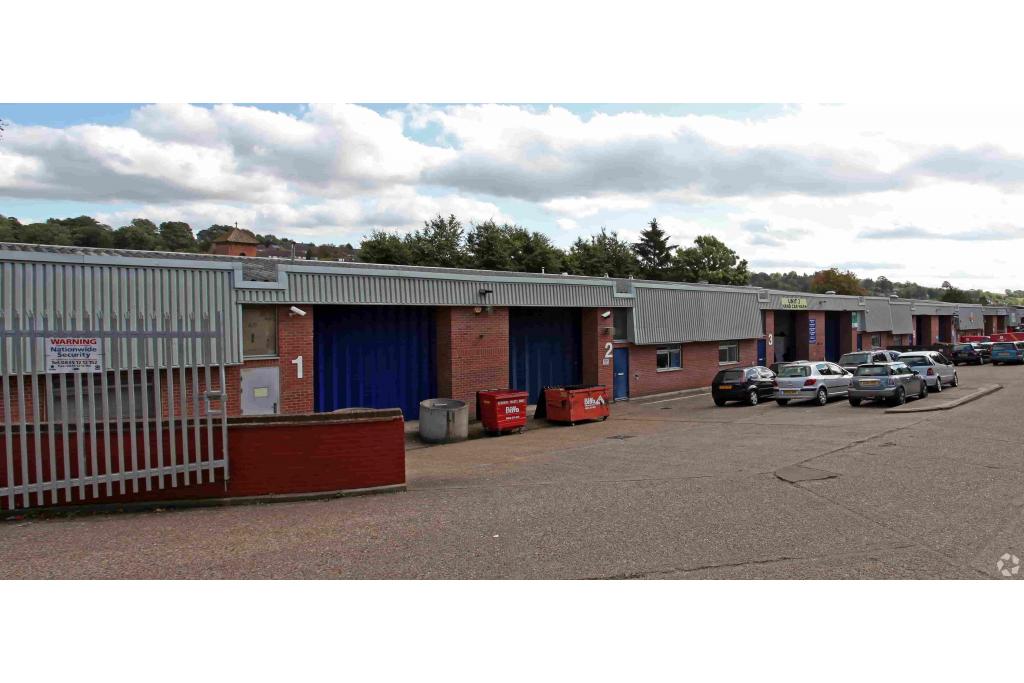 Industrial Warehouse To Let - Chilton Road, Howard Industrial Estate, Chesham, Buckinghamshire