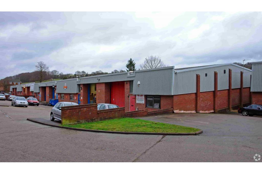 Industrial Warehouse To Let - Chilton Road, Howard Industrial Estate, Chesham, Buckinghamshire