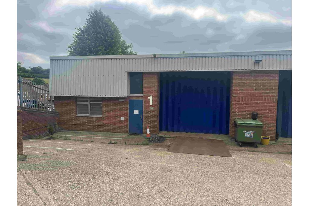 Industrial Warehouse To Let - Chilton Road, Howard Industrial Estate, Chesham, Buckinghamshire