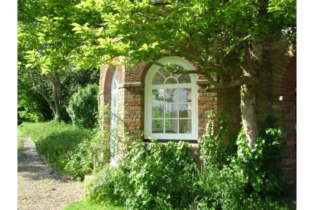 Office To Let - Church Street, The Stable Block, The Bury, Chesham, Buckinghamshire