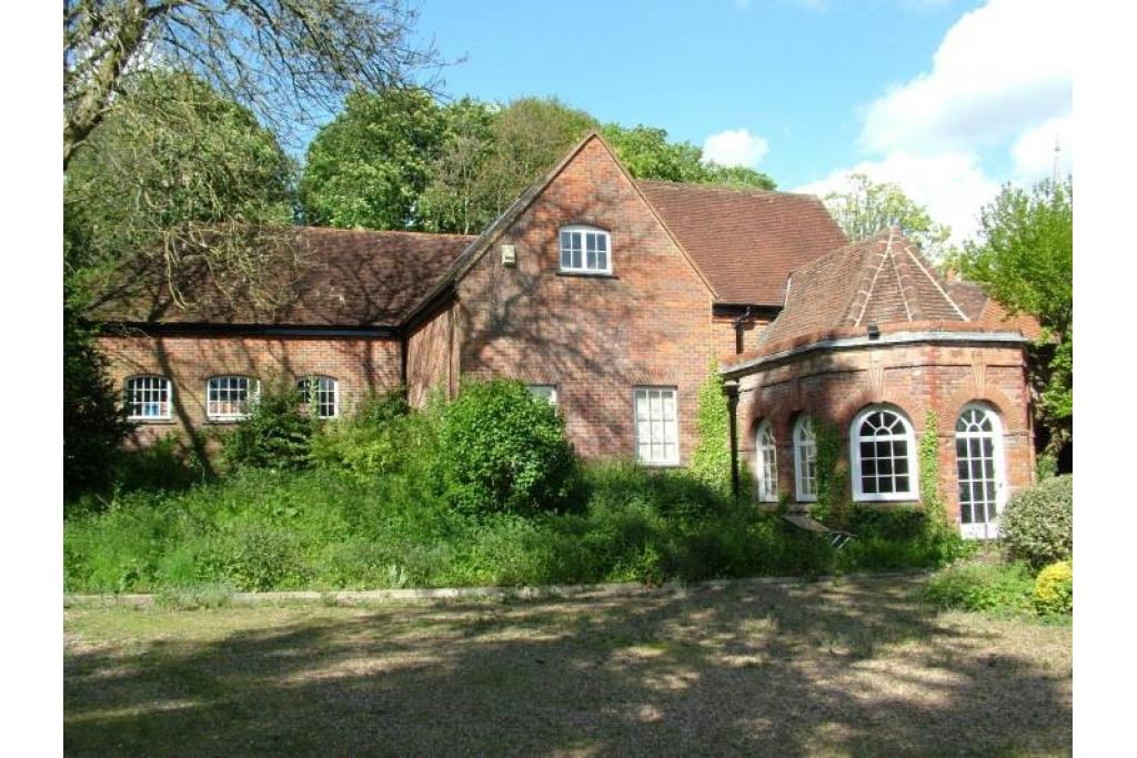 Office To Let - Church Street, The Stable Block, The Bury, Chesham, Buckinghamshire