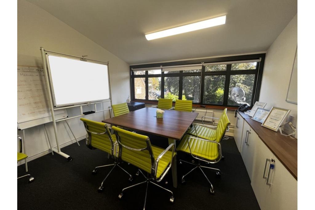 Office To Let - Church Yard, Sutton Court, Tring, Hertfordshire HP23 5BB