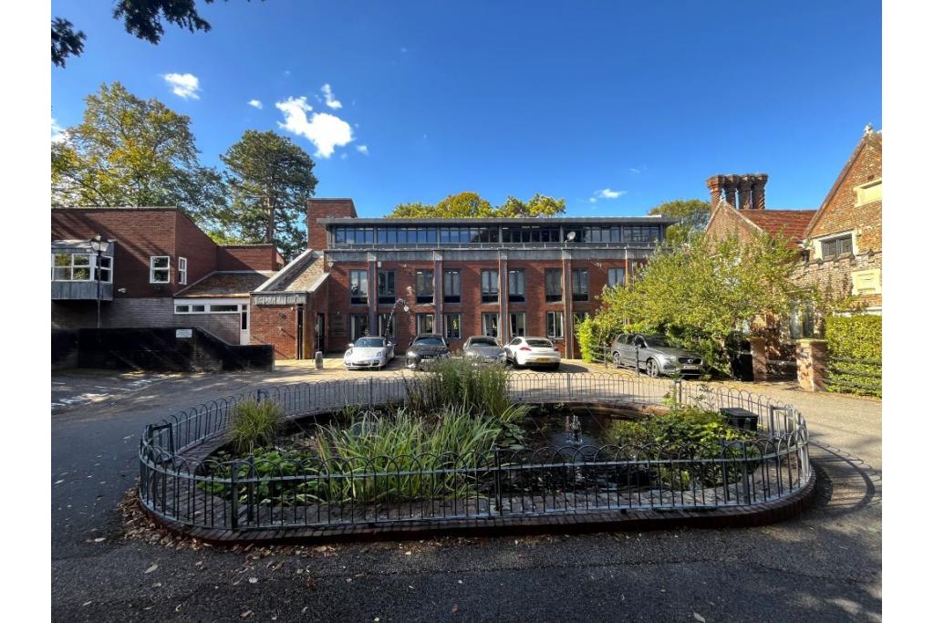 Office To Let - Church Yard, Sutton Court, Tring, Hertfordshire HP23 5BB