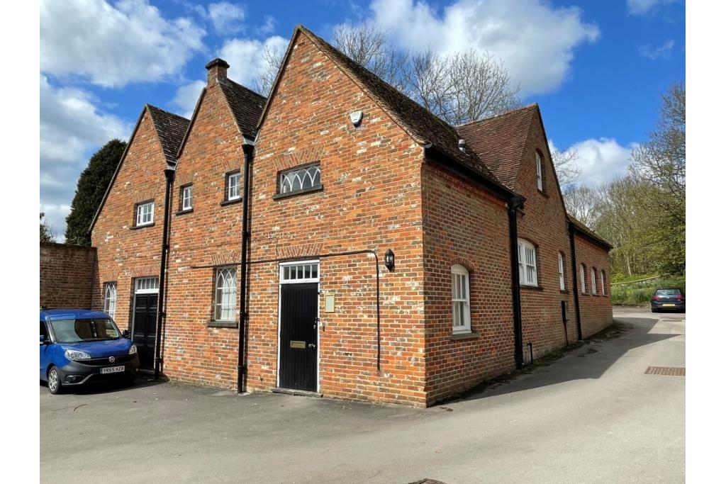 Office To Let - Church Street, The Bury, Chesham, Buckinghamshire HP5 1JE